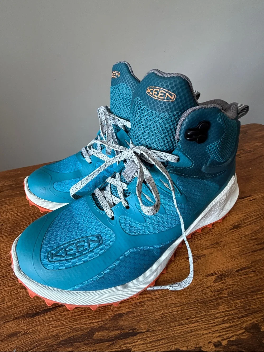 Keen Women's Zionic Mid Waterproof hiking boots in the fjord blue 6.5 - Picture 7 of 7